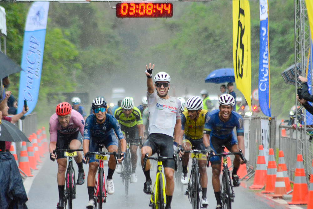 Pindamonhangaba conquista vitória dupla na Prova Ciclística Cidade de Ubatuba · Pindamonhangaba Cycling Team