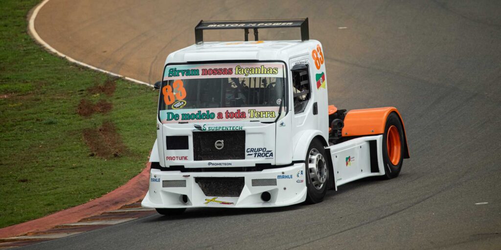 Boessio dita o ritmo e lidera treino final da sexta na Pro – Copa Truck