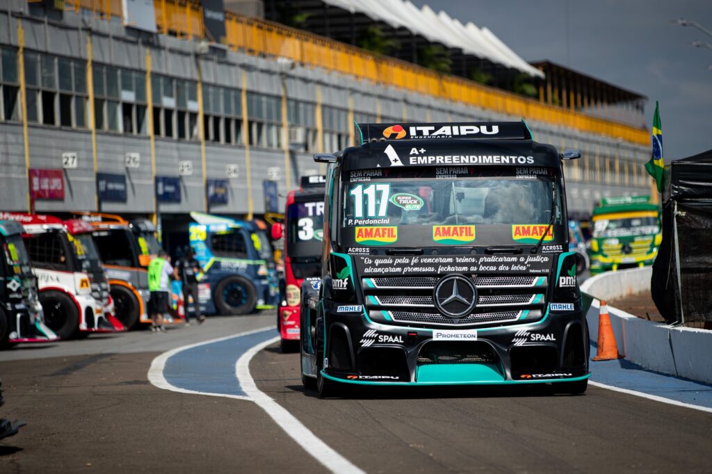 Pedro Perdoncini dá as cartas em sexta-feira de treinos da Elite em Londrina – Copa Truck