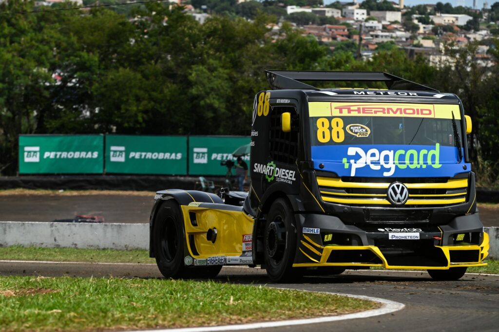 Beto Monteiro e Leandro Totti conquistam vitórias históricas – Copa Truck