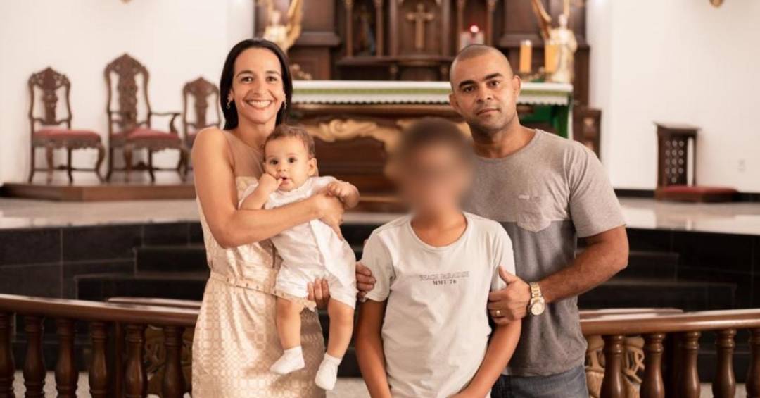 Polícia apreende namorada virtual de adolescente que matou a família no RJ