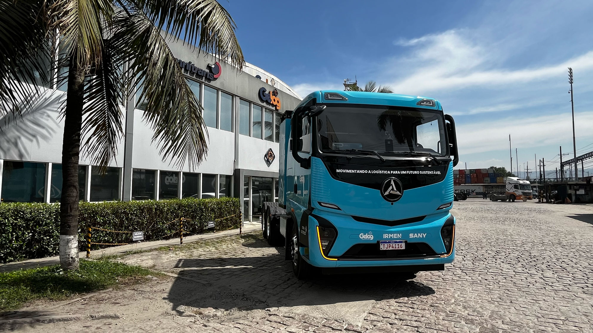 Gelog e Syngenta fazem história com o primeiro transporte de contêiner em caminhão 100% elétrico pela Serra da Anchieta