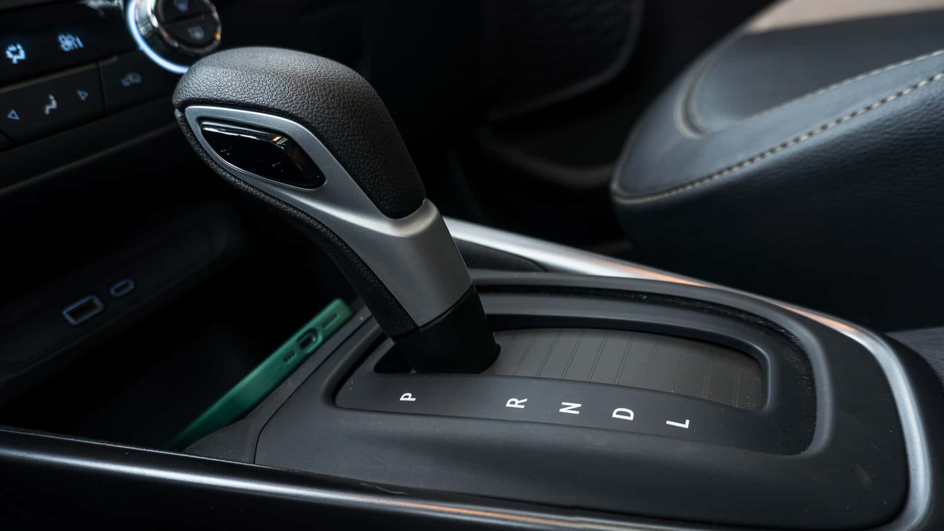 Você usa certo? O que significam as letras do câmbio automático