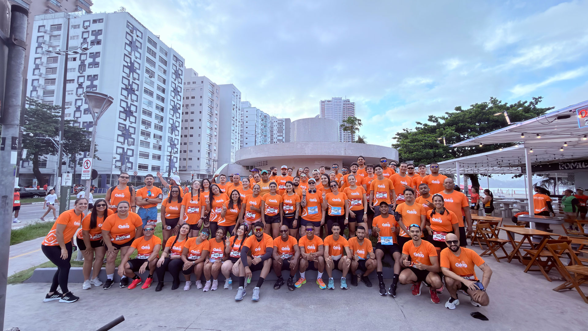 Participação da Gelog nos 5 km da Tribuna reúne mais de 100 colaboradores em Santos