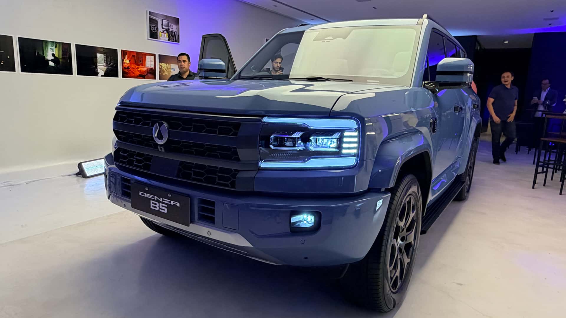 SUV híbrido de luxo off-road por R$ 436 mil