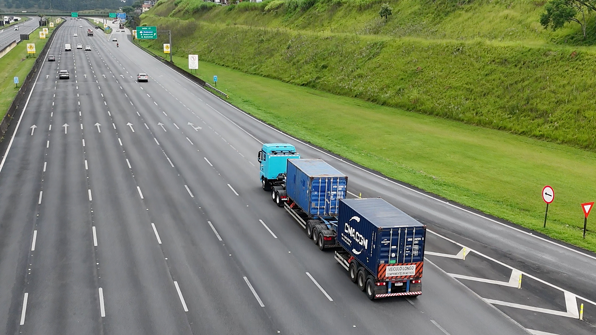 Gelog faz história no transporte brasileiro com caminhão elétrico e operação carbono zero no Sistema Anchieta-Imigrantes
