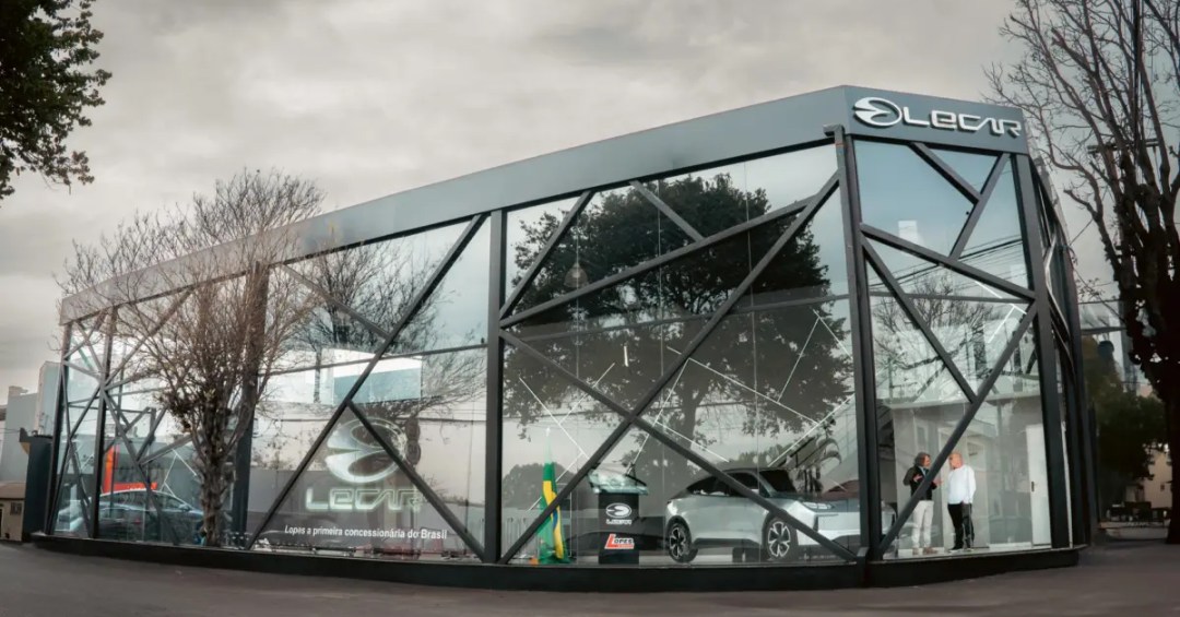 Lecar já tem concessionária vendendo carros, mas todos são de concorrentes