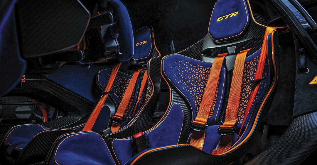 O que é Alcantara? Visitamos a fábrica do revestimento secreto de carros que não é couro