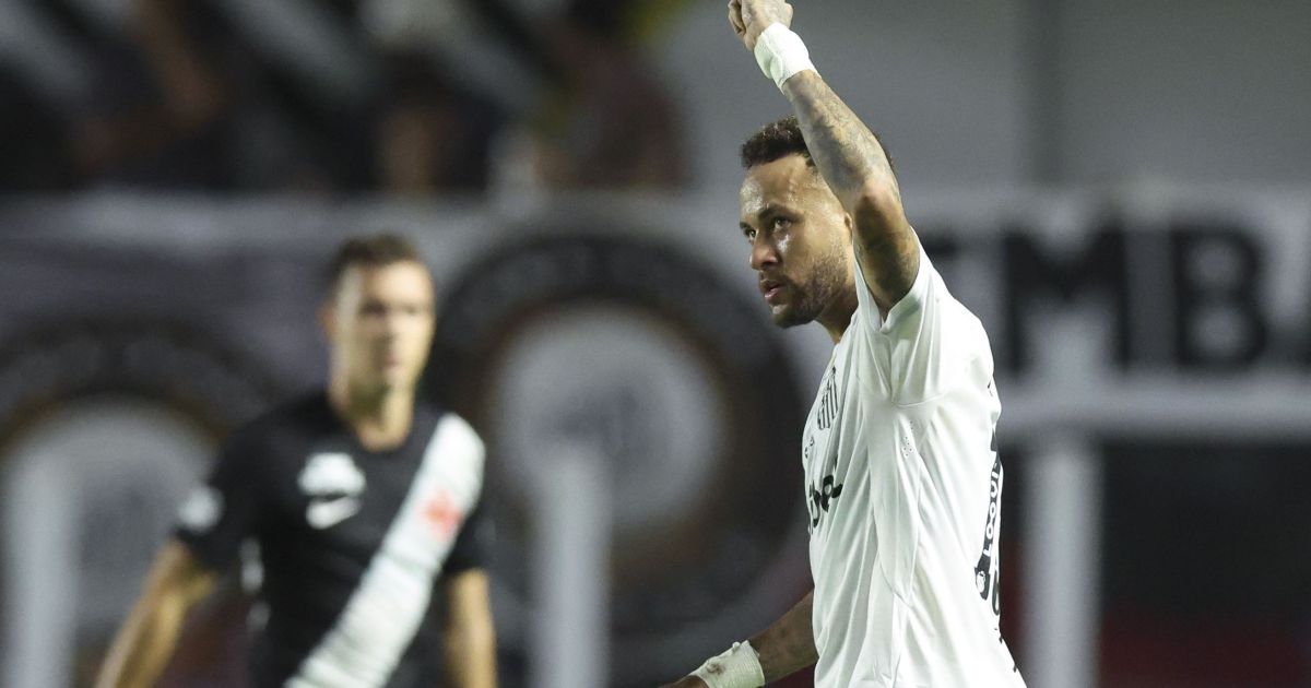 Neymar faz golaço de cavadinha em Santos x Vasco; veja