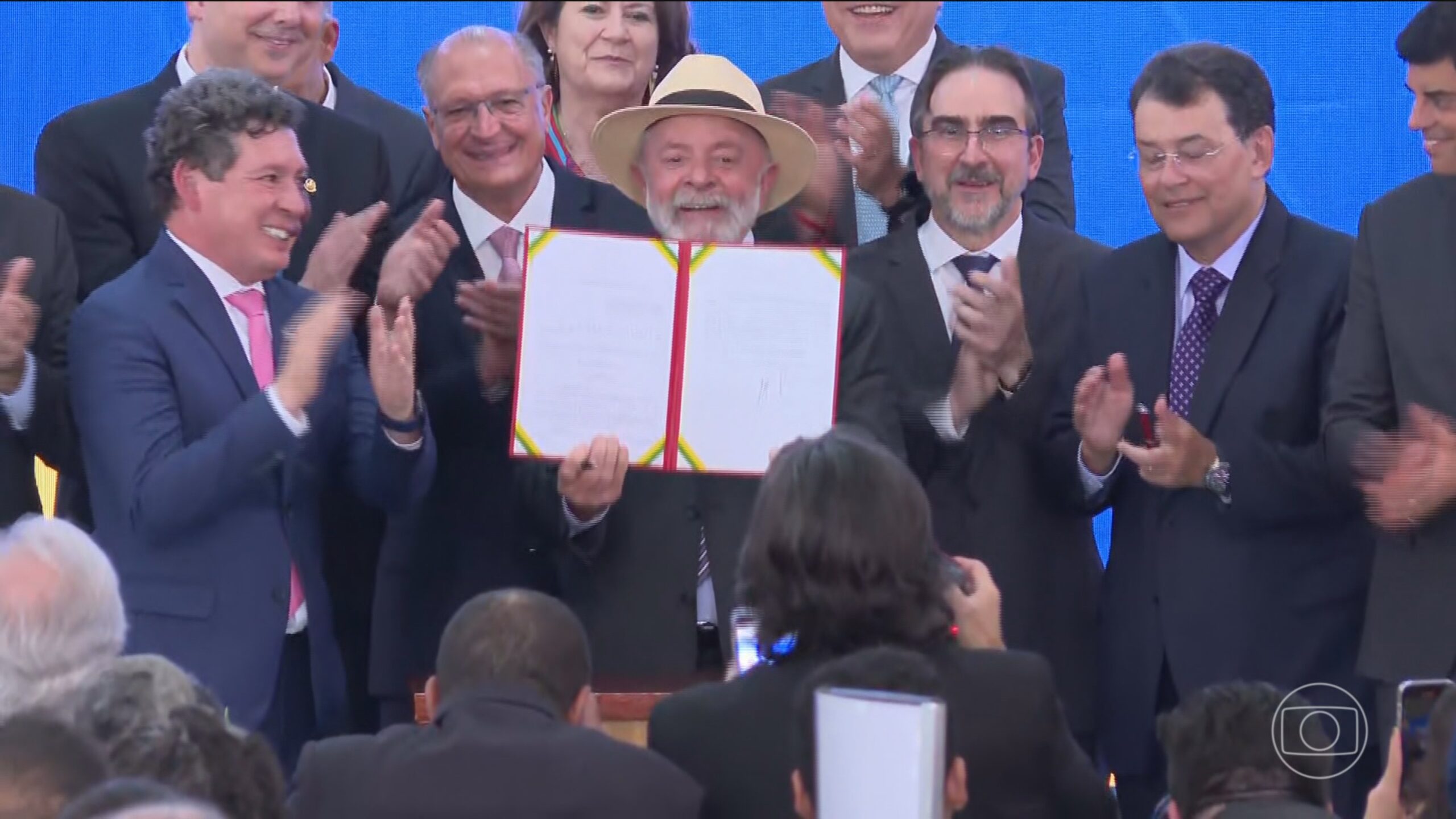 Não existe imposto único de 44% sobre aluguéis