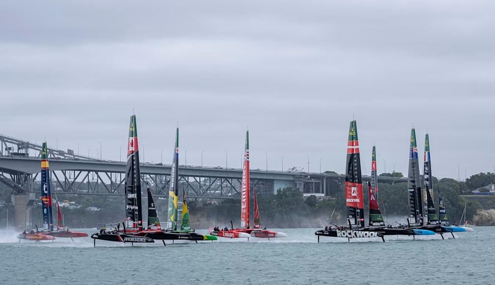 Acidente em campeonato deixa velejador com fraturas expostas