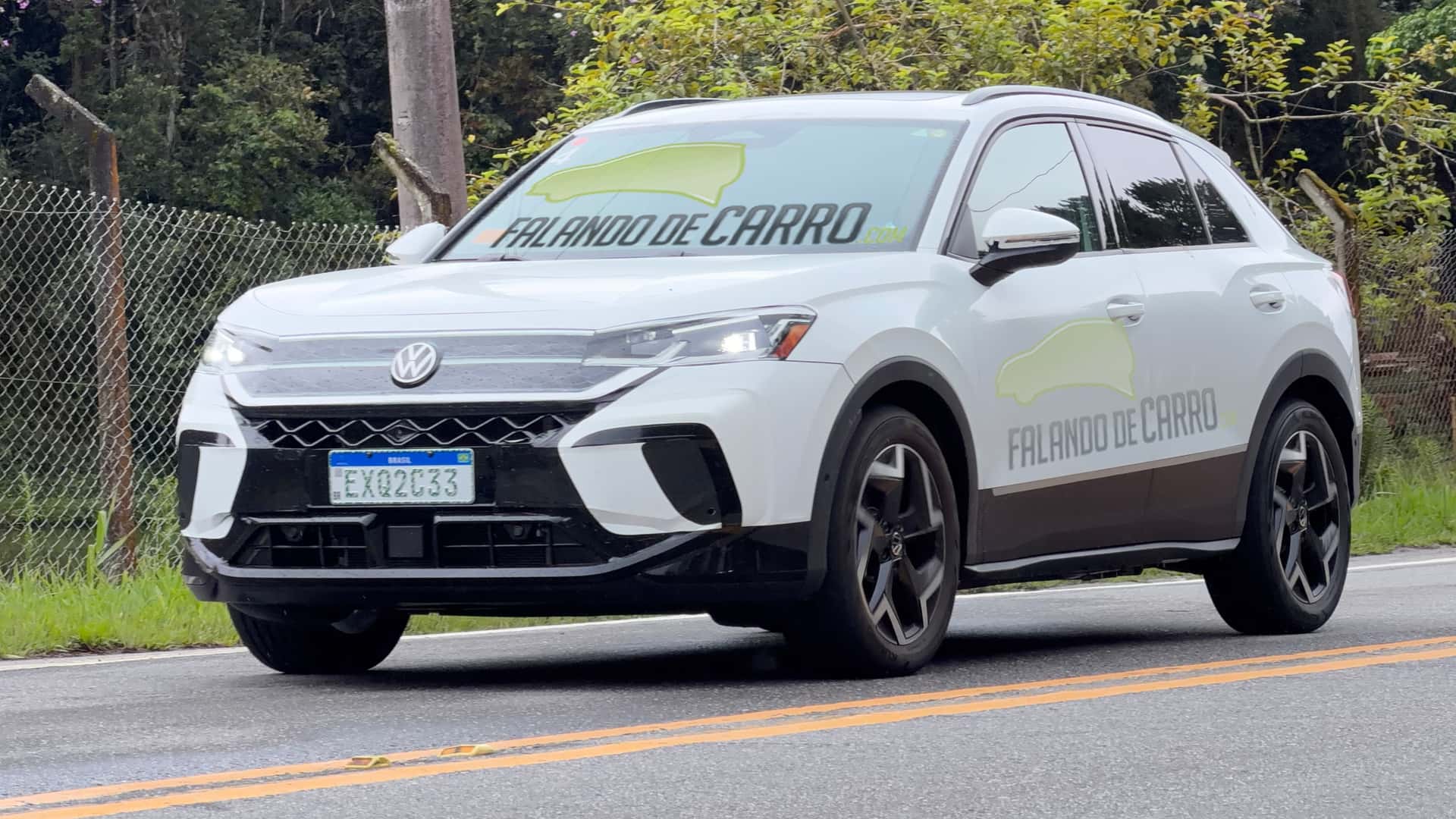 VW testa sistema híbrido do T-Cross de nova geração