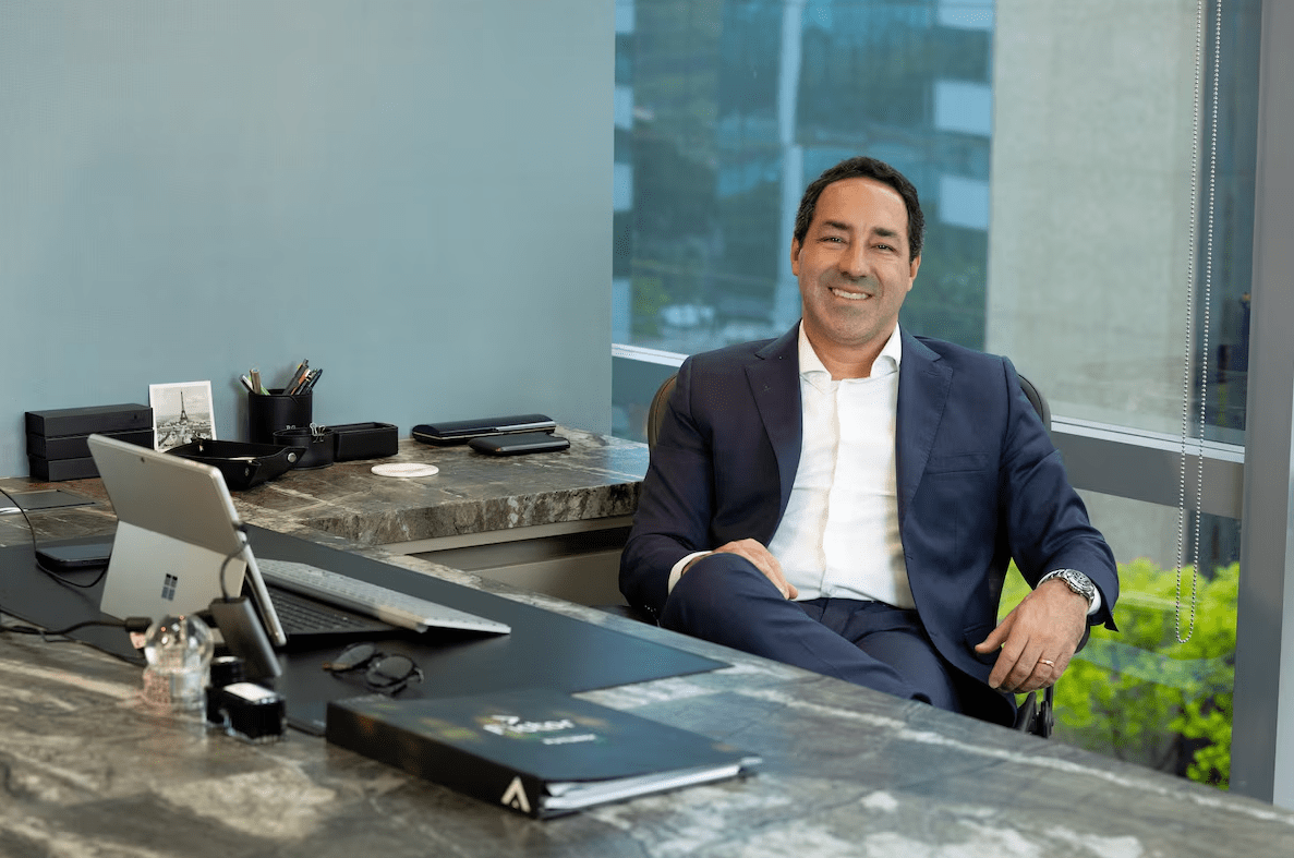 Quem é o CEO da Fictor, alvo da PF em ação sobre fraudes bancárias e ligação com CV