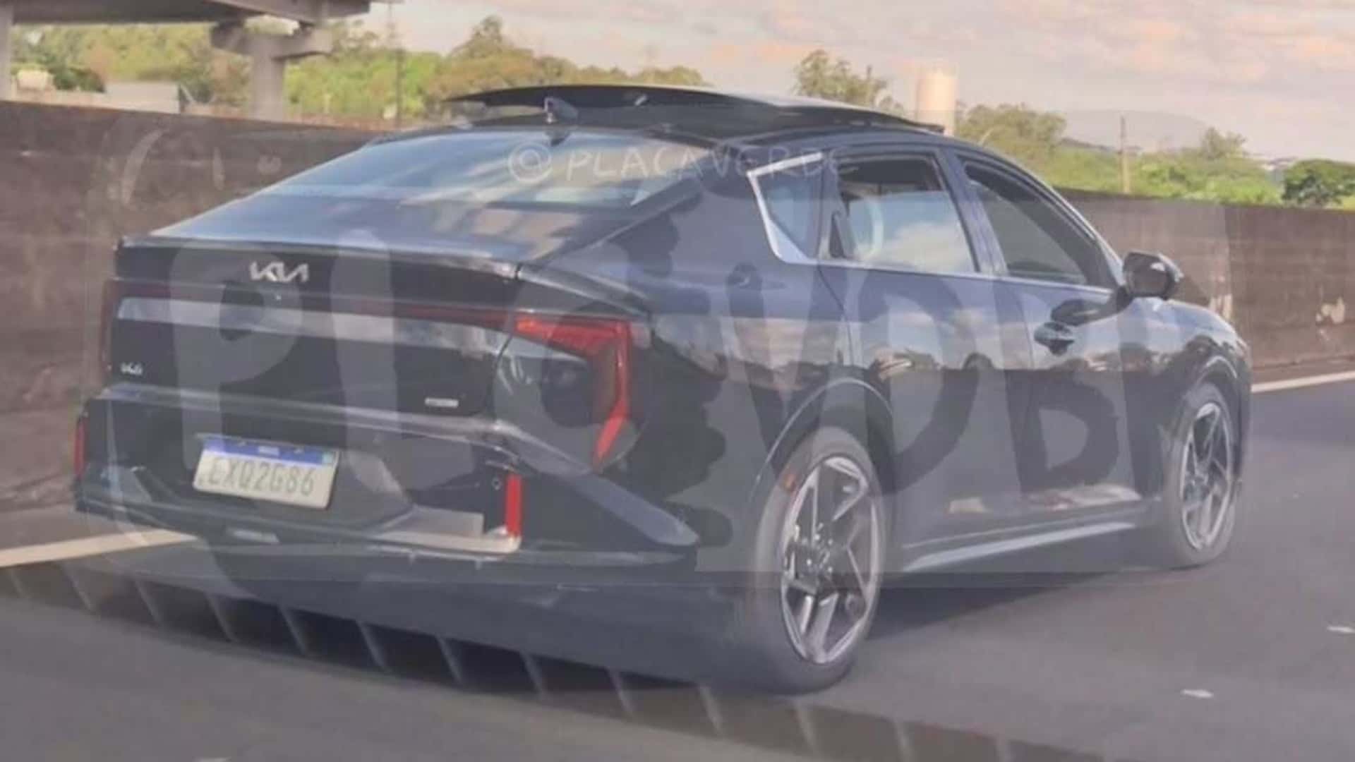 sucessor do Cerato é visto em testes no Brasil