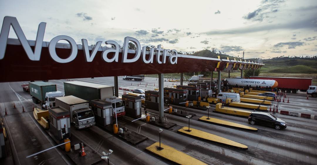 Projeto de lei prevê isenção de pedágios para caminhoneiros e taxistas