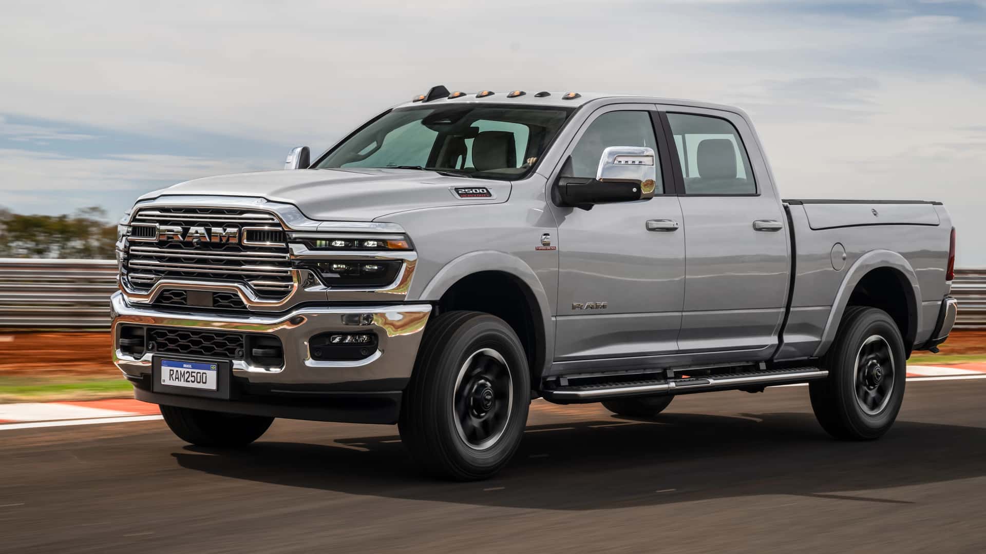 Ram 2500 e 3500 2026 chegam ao Brasil; veja os preços e mudanças