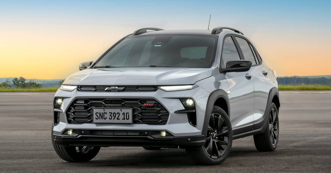 Chevrolet Sonic 2027 é revelado e tem suspensão mais alta que a do Tracker