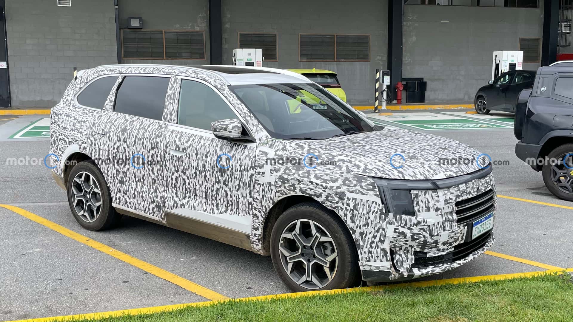 Jetour testa X70L, rival de Song e Haval H6, em rodovia de SP