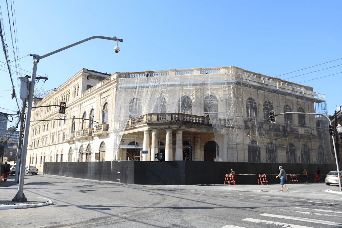 Teatro Coliseu: o palco que Santos nunca deixou morrer (mas ainda não salvou)