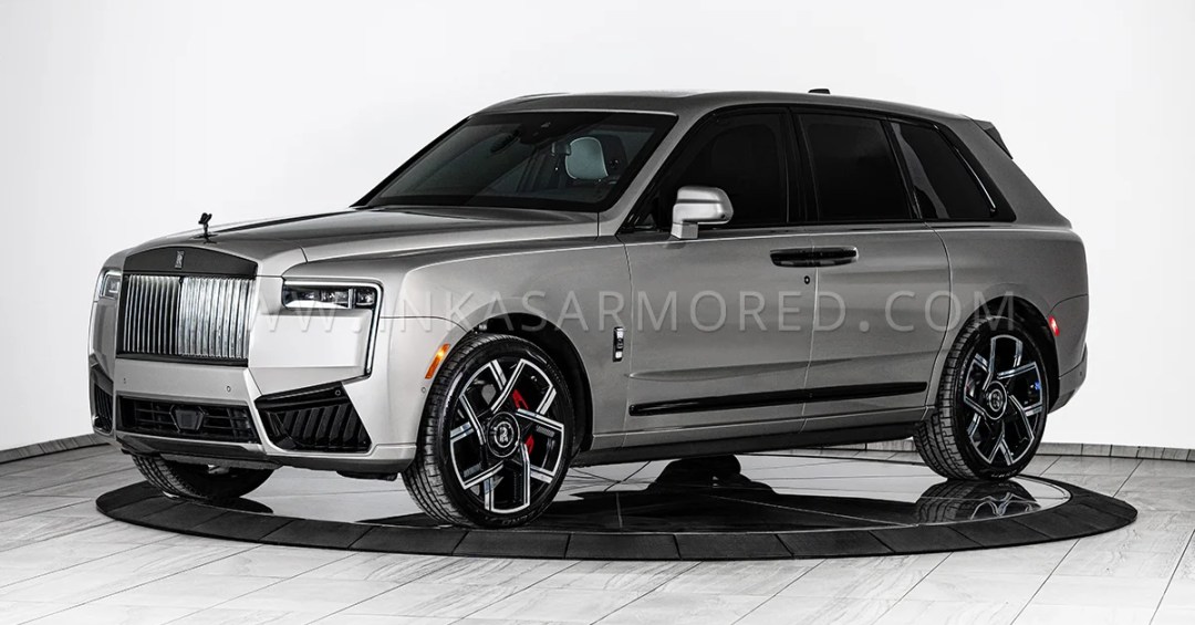 Rolls-Royce Cullinan ganha blindagem discreta que resiste a granadas