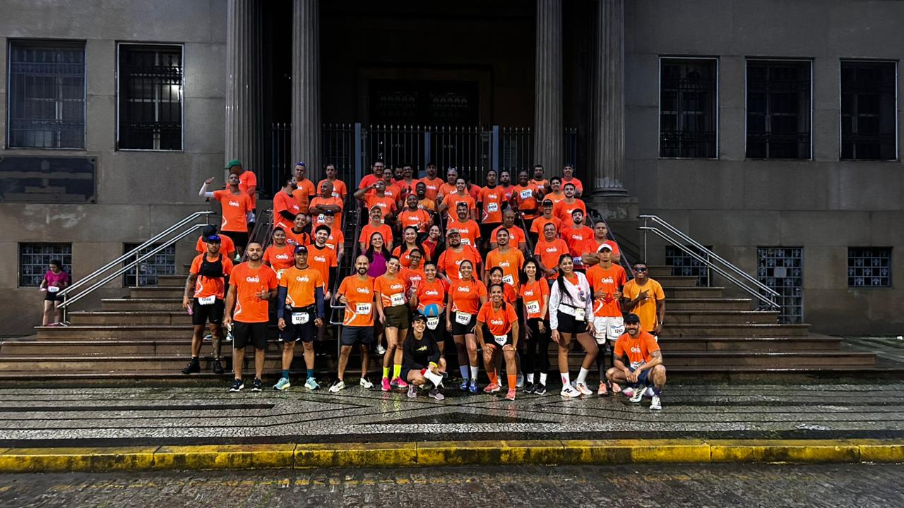Gelog marca presença na 40ª edição dos 10km Tribuna FM com time de atletas colaboradores
