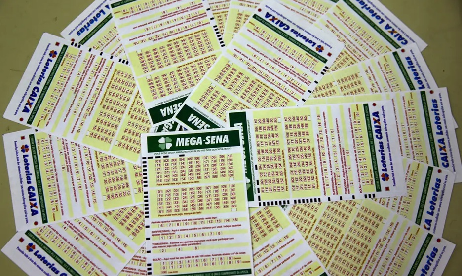 Sem ganhadores, Mega-Sena acumula e prêmio vai a R$ 300 milhões