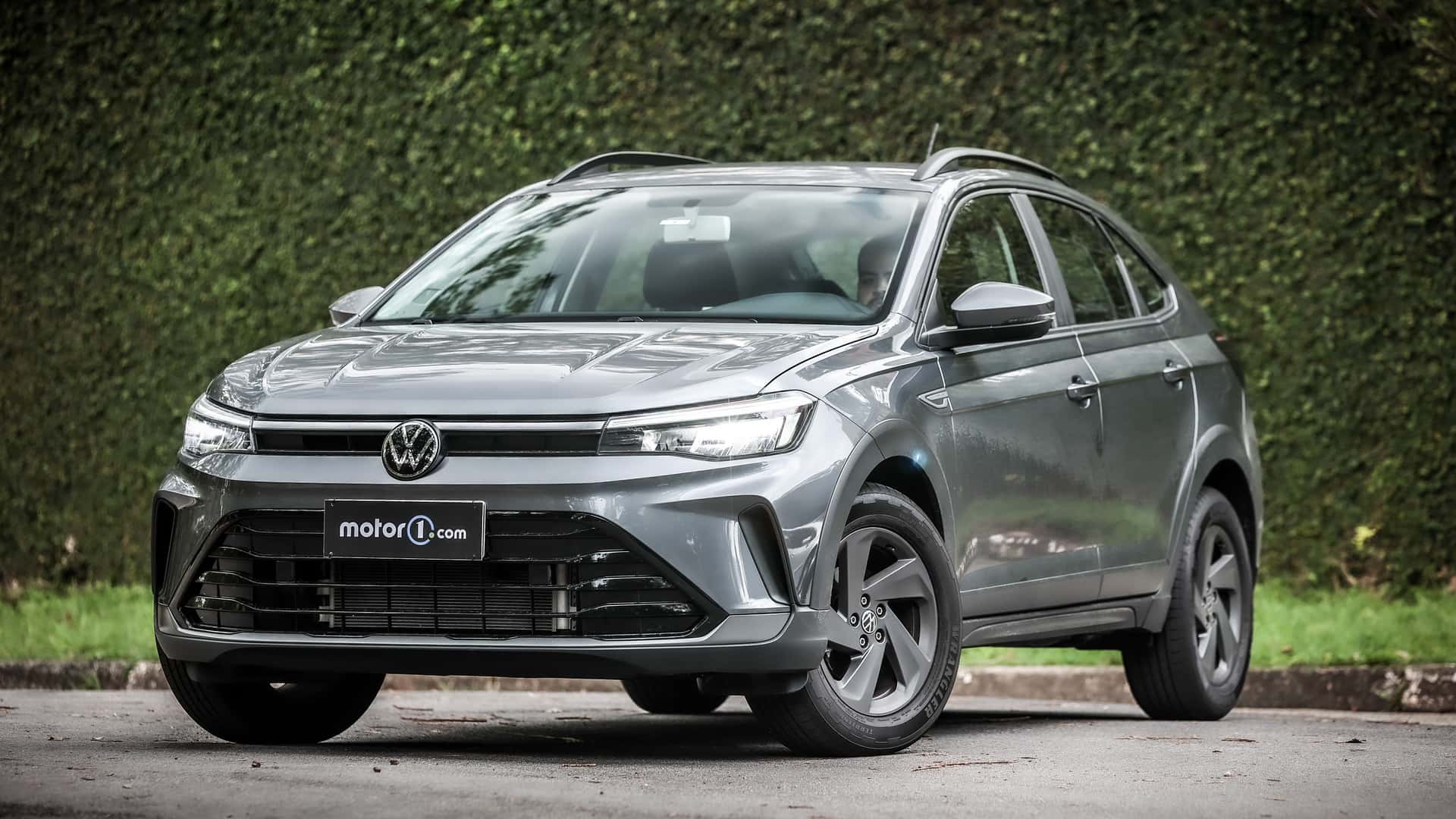 Por que o VW Nivus custa menos que o Polo Track na Argentina?