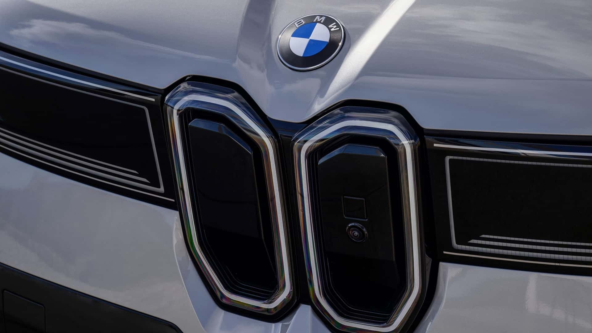 BMW X1 2027 de nova geração é flagrado na versão elétrica iX1