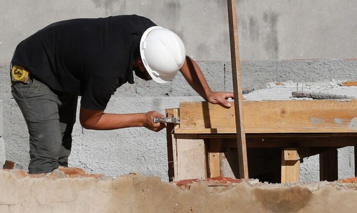 Construção empregou 2,5 milhões e pagou média de 2,1 salários mínimos