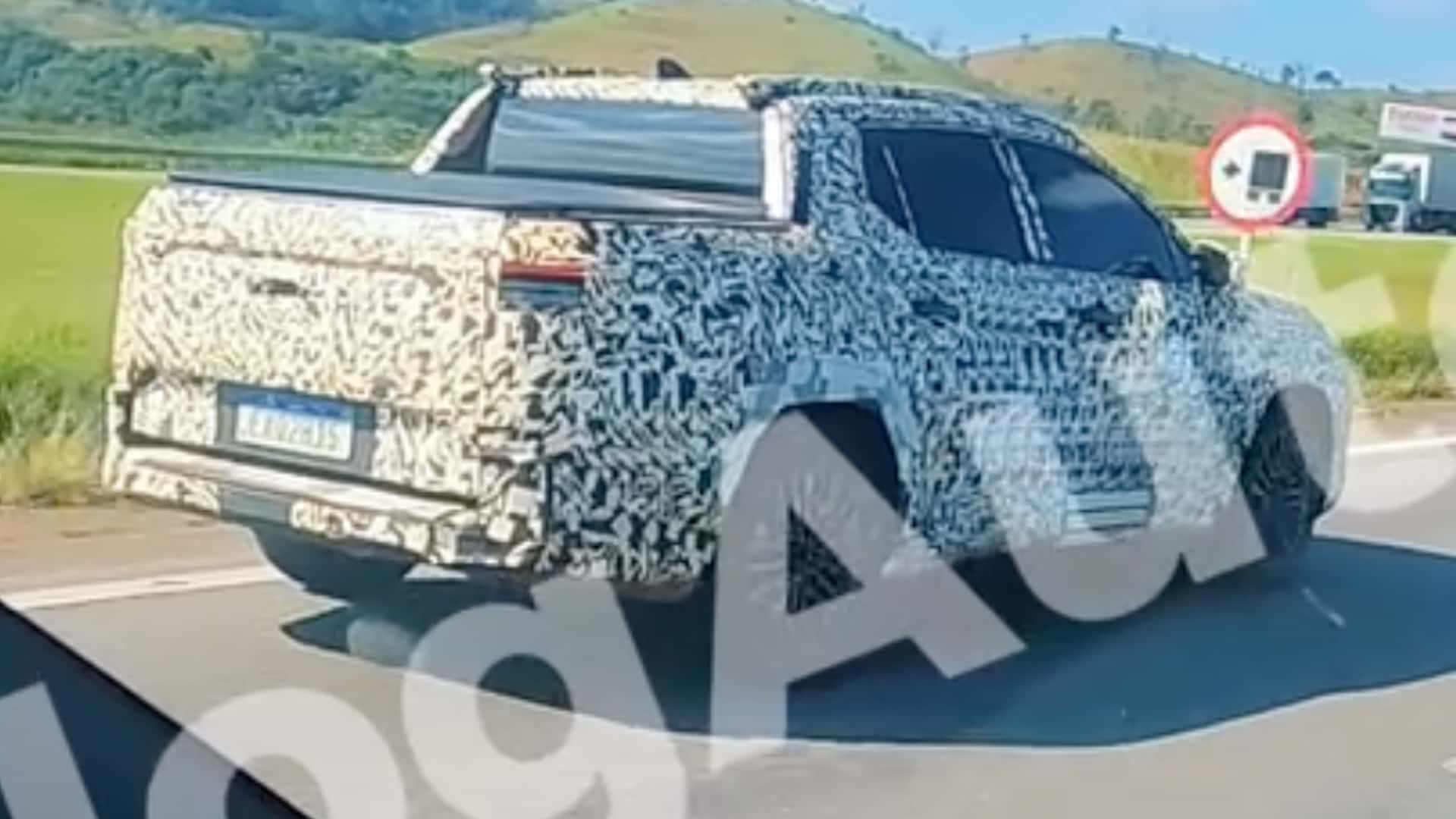 nova picape da Toyota contra Toro aparece pela primeira vez