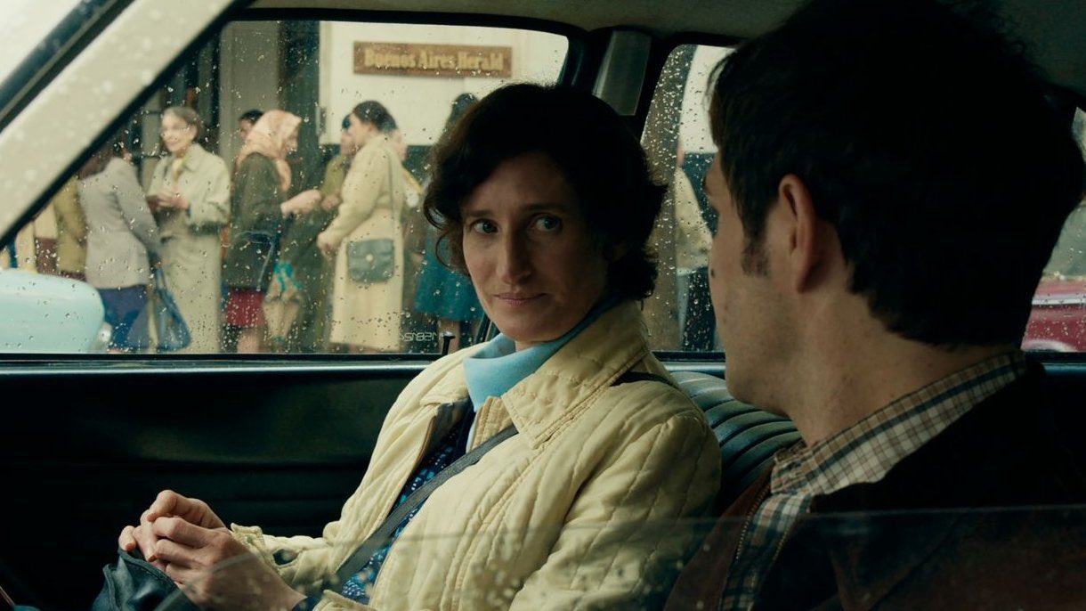 Camille Cottin entra para o novo THRILLER político da Netflix