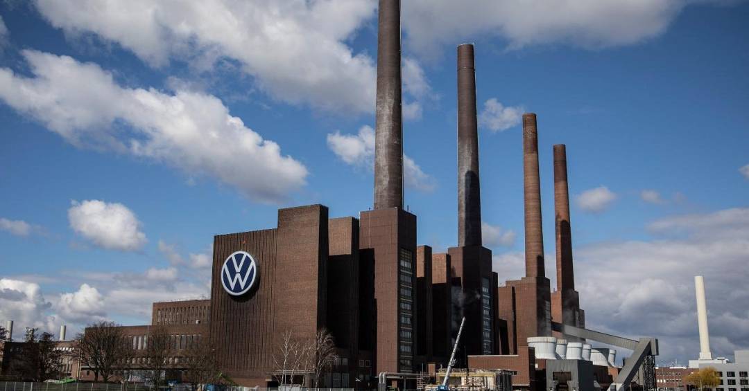 Queda nos lucros expõe crise e economistas preveem venda da Volkswagen para chineses