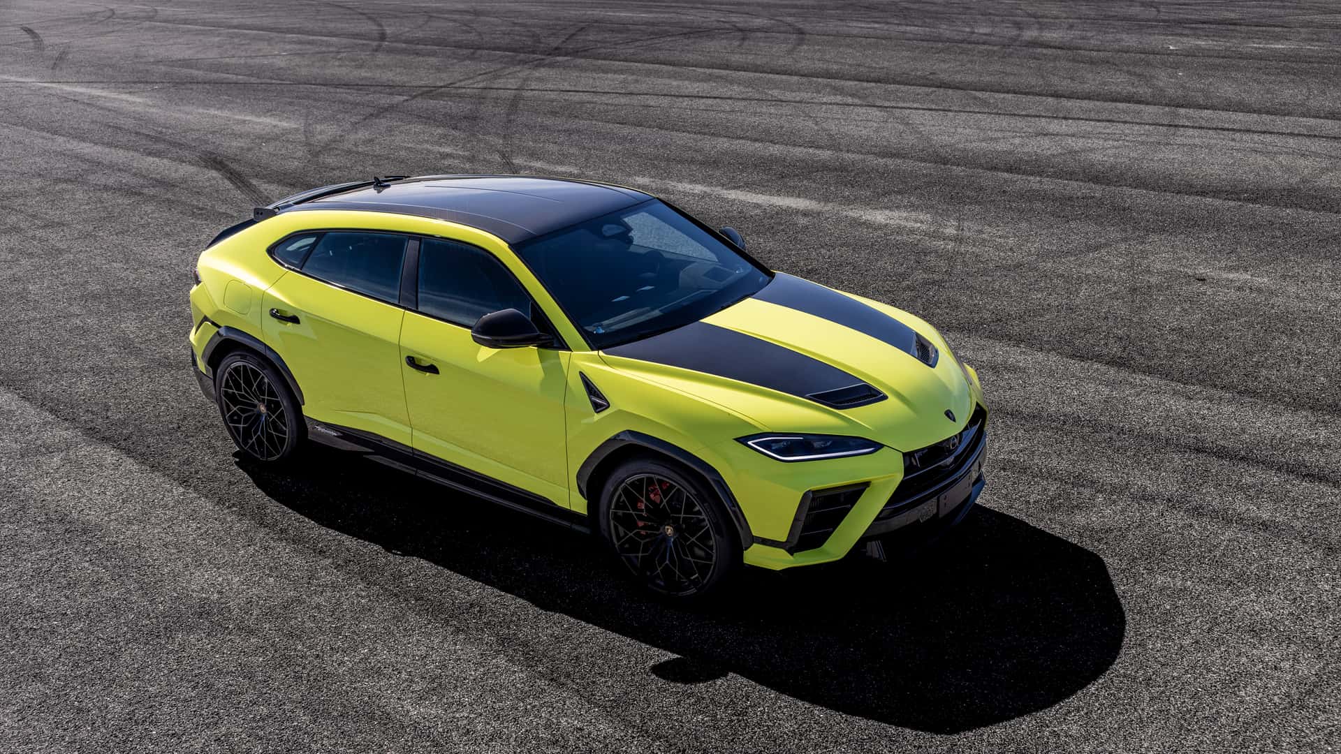 Lamborghini Urus SE Performante tem 812 cv e chega a 312 km/h