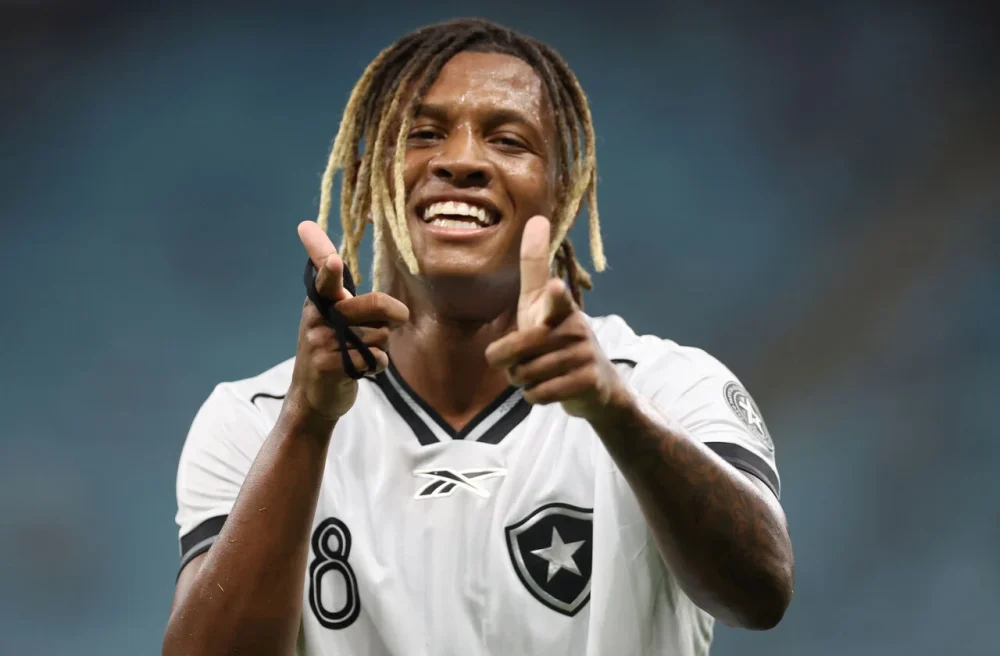 Palmeiras aumenta para R$ 160 milhões proposta por Danilo
