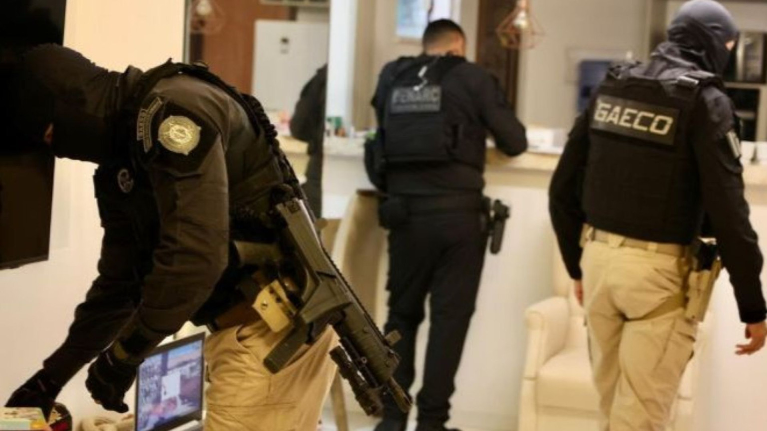 Operação de combate a facções criminosas prende nove advogados