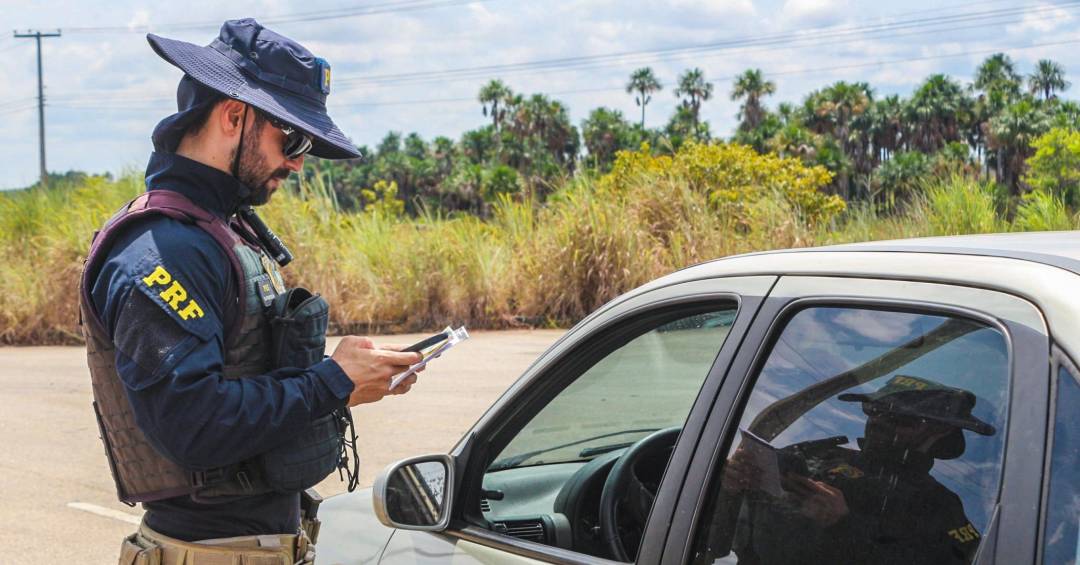 Infrações de trânsito: os hábitos ao volante que geram multas e você não sabia