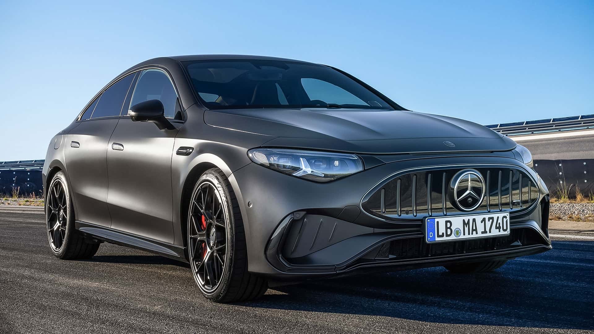 Mercedes-AMG CLA 45 agora é elétrico e o mais potente da história