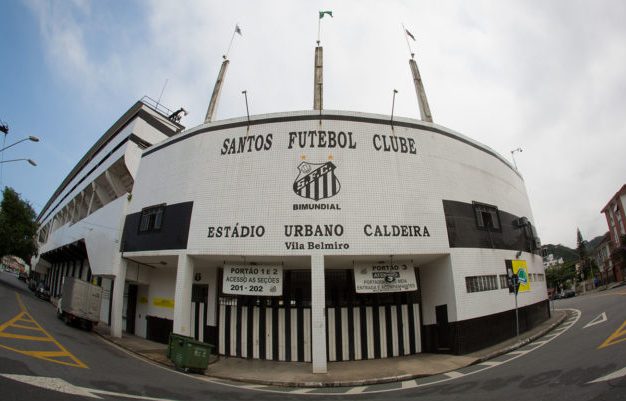 Santos FC mira premiações milionárias para aliviar crise financeira e reduz dívida com Neymar