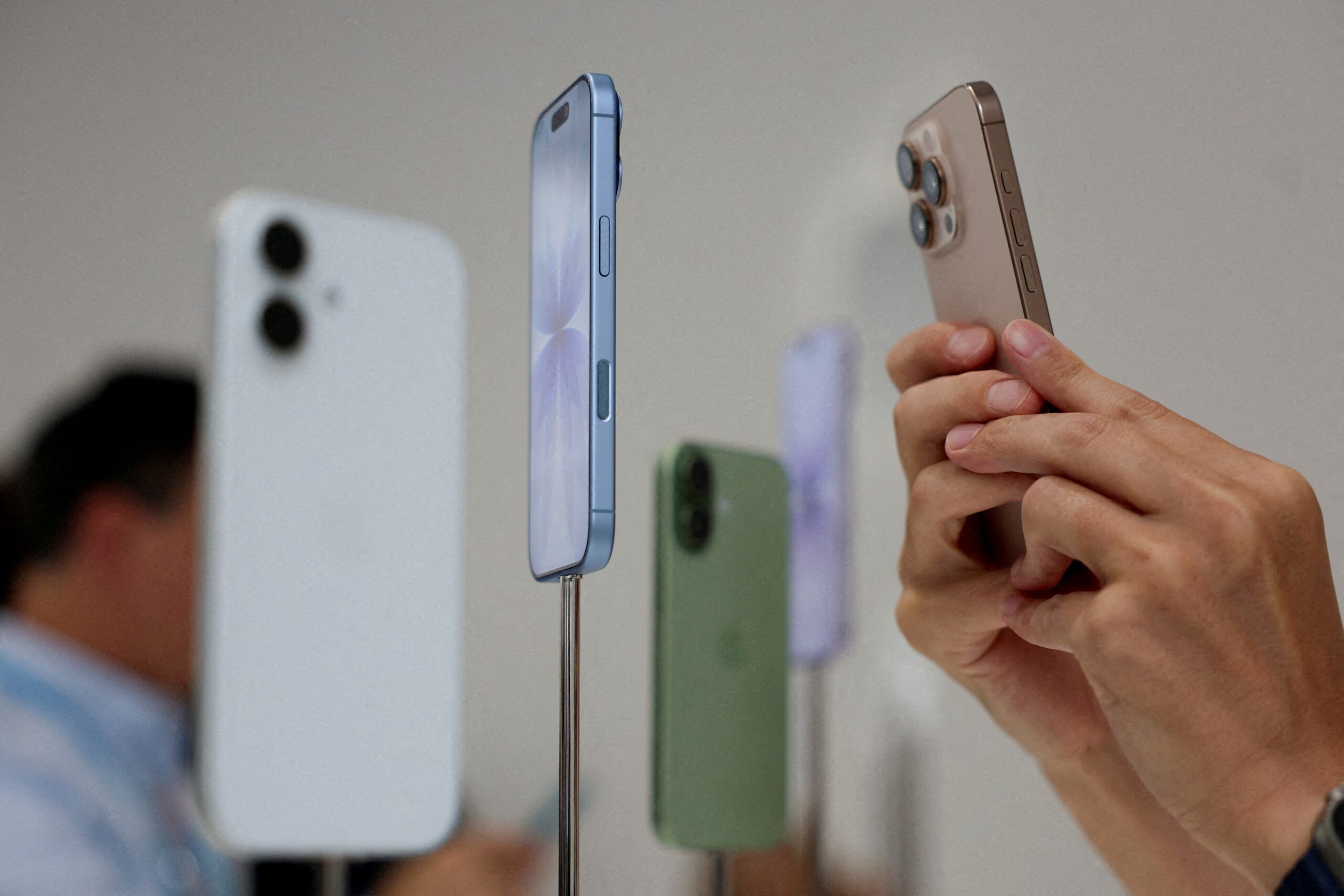 Apple processa Reino Unido para barrar acesso a dados de usuários