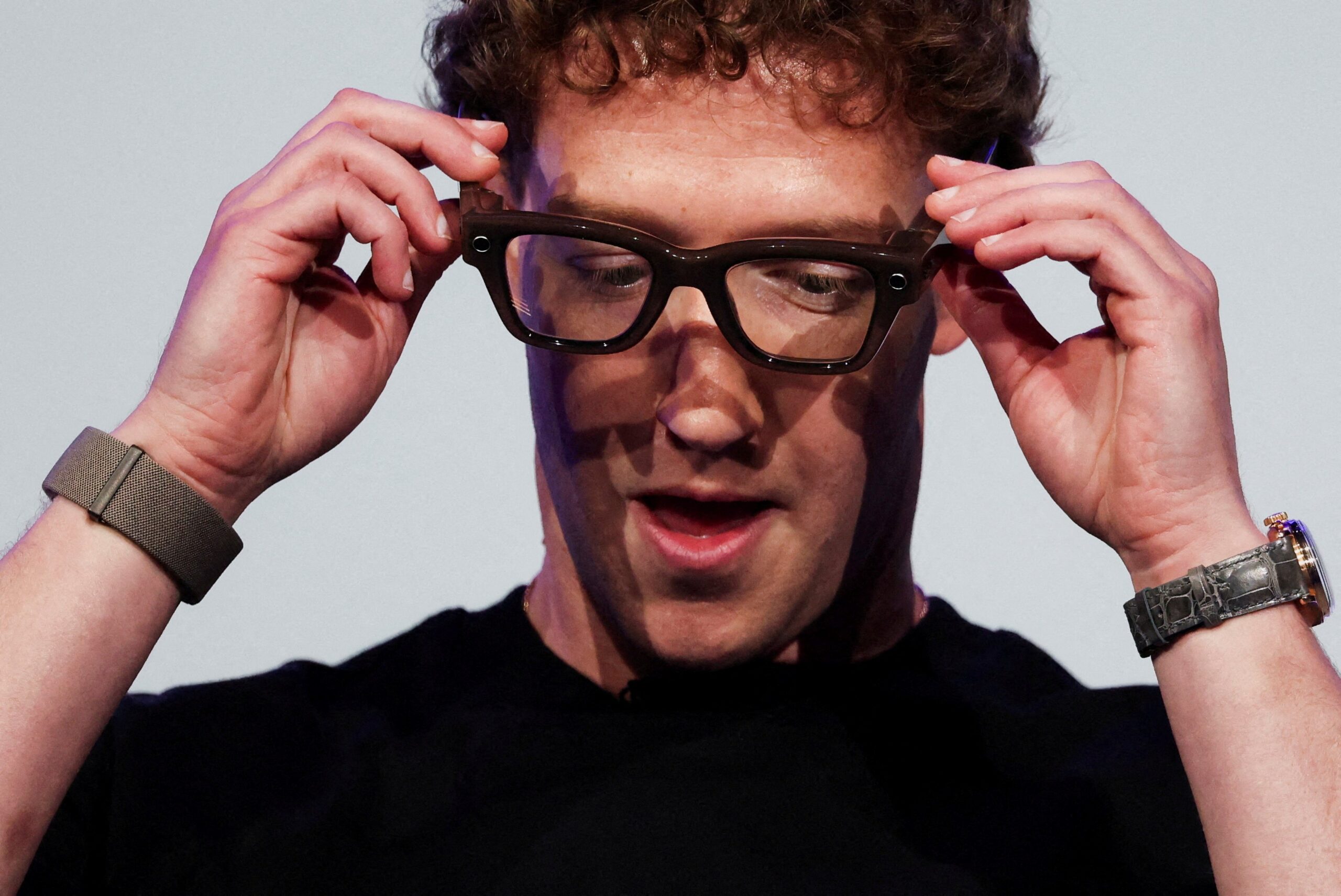 Entidades pedem ao MPF investigação sobre óculos Ray-Ban Meta