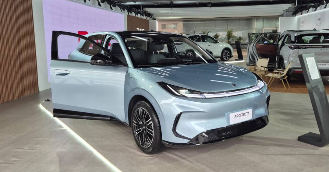 Baic confirma o elétrico Arcfox T1 para outubro e 10 carros até 2028