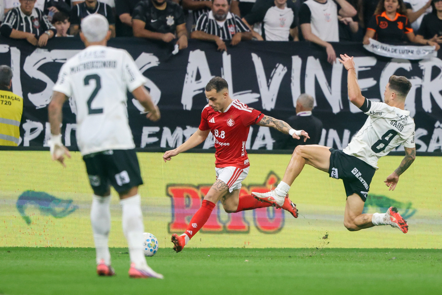 Corinthians vence o Inter, mas cai na Copa do Brasil; veja os classificados