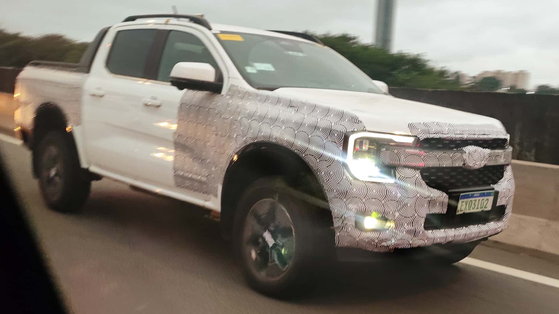 Ford Ranger híbrida plug-in flex roda no Brasil