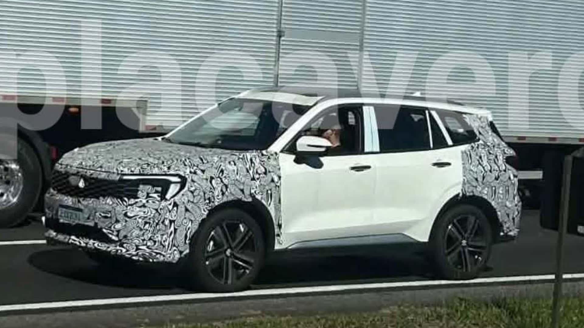 Ford Territory Hybrid é flagrado no Brasil e mira Haval H6