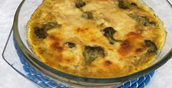 Receita: frango gratinado com creme de milho e brócolis