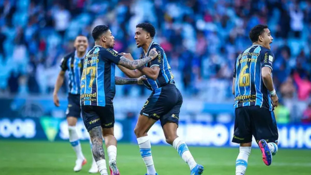 Grêmio vira sobre o São Paulo para deixar o Z4 do Brasileirão