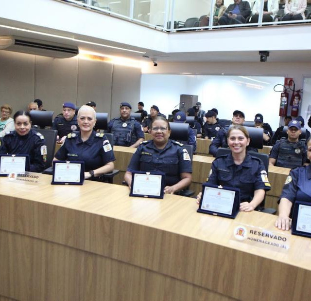 GCM de Santos inicia comemorações de 41 anos com homenagem a agentes