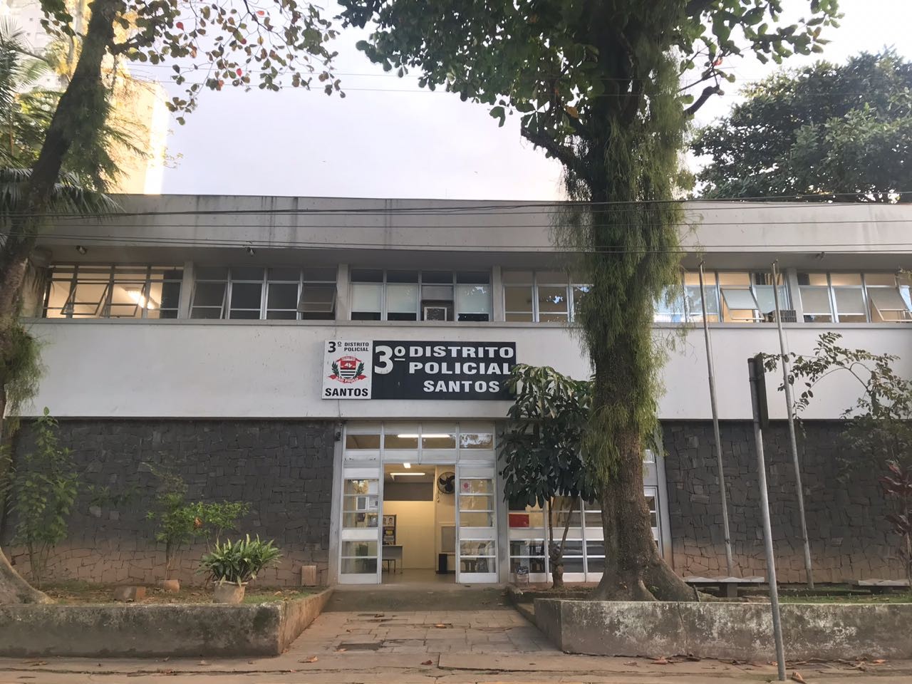 Trabalhador morre e colegas passam mal em caixa-d’água de obra