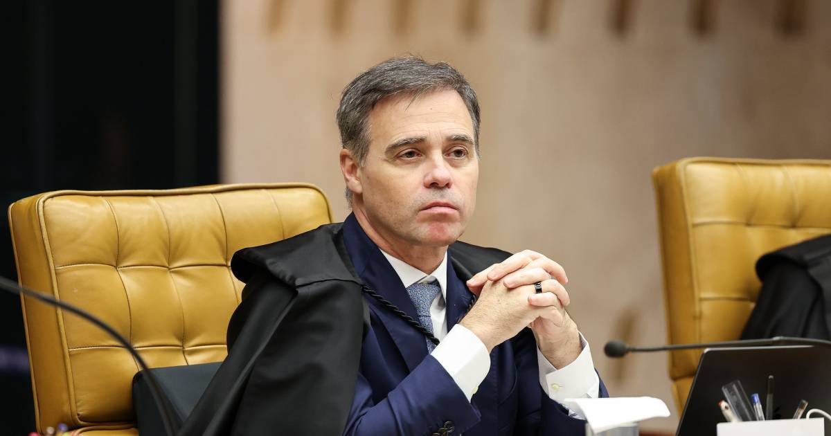André Mendonça vota para absolver Eduardo Bolsonaro por acusação de difamação contra Tabata
