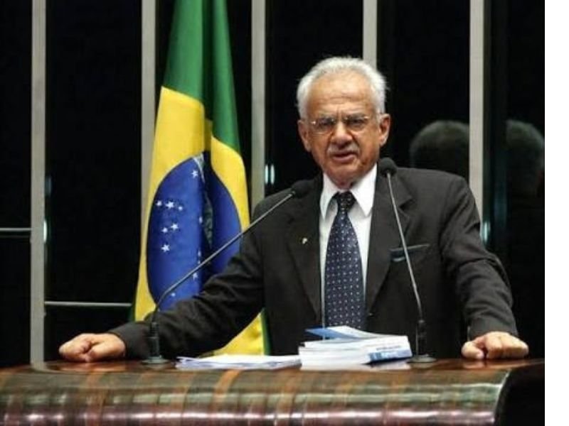 Pelo fim dos superpoderes e a defesa da Constituição